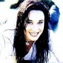 Abril_singer